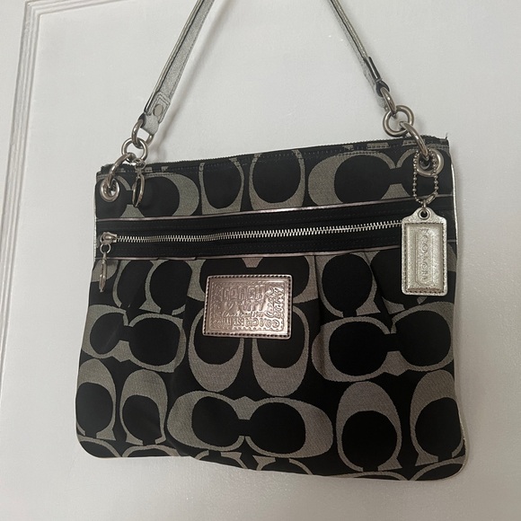 COACH Poppy Shoulder Bag Purse - Picture 2 of 14